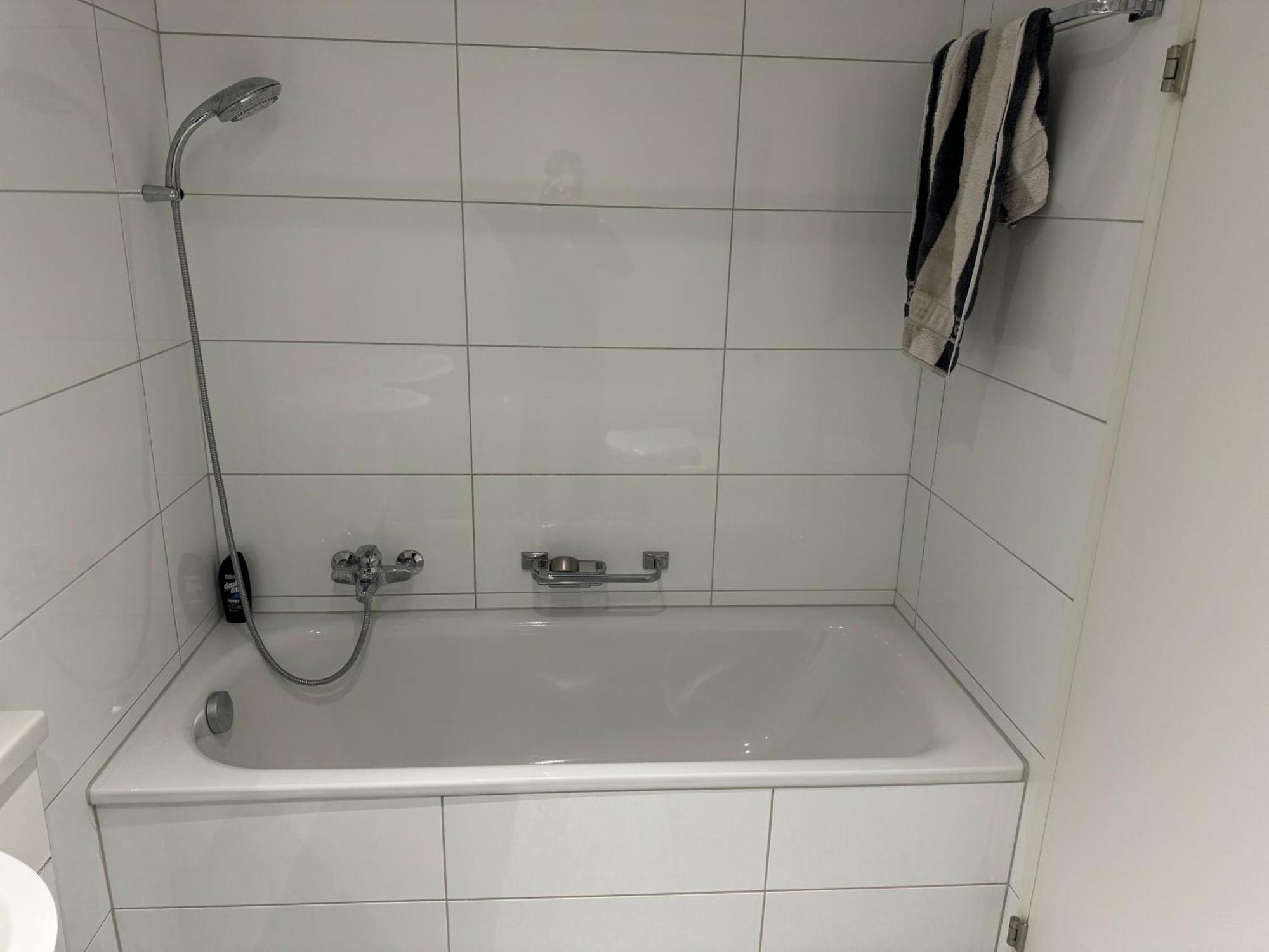 Vk - R - Zuerich Airport - Luxury - - Raetschengaessli - Homestay