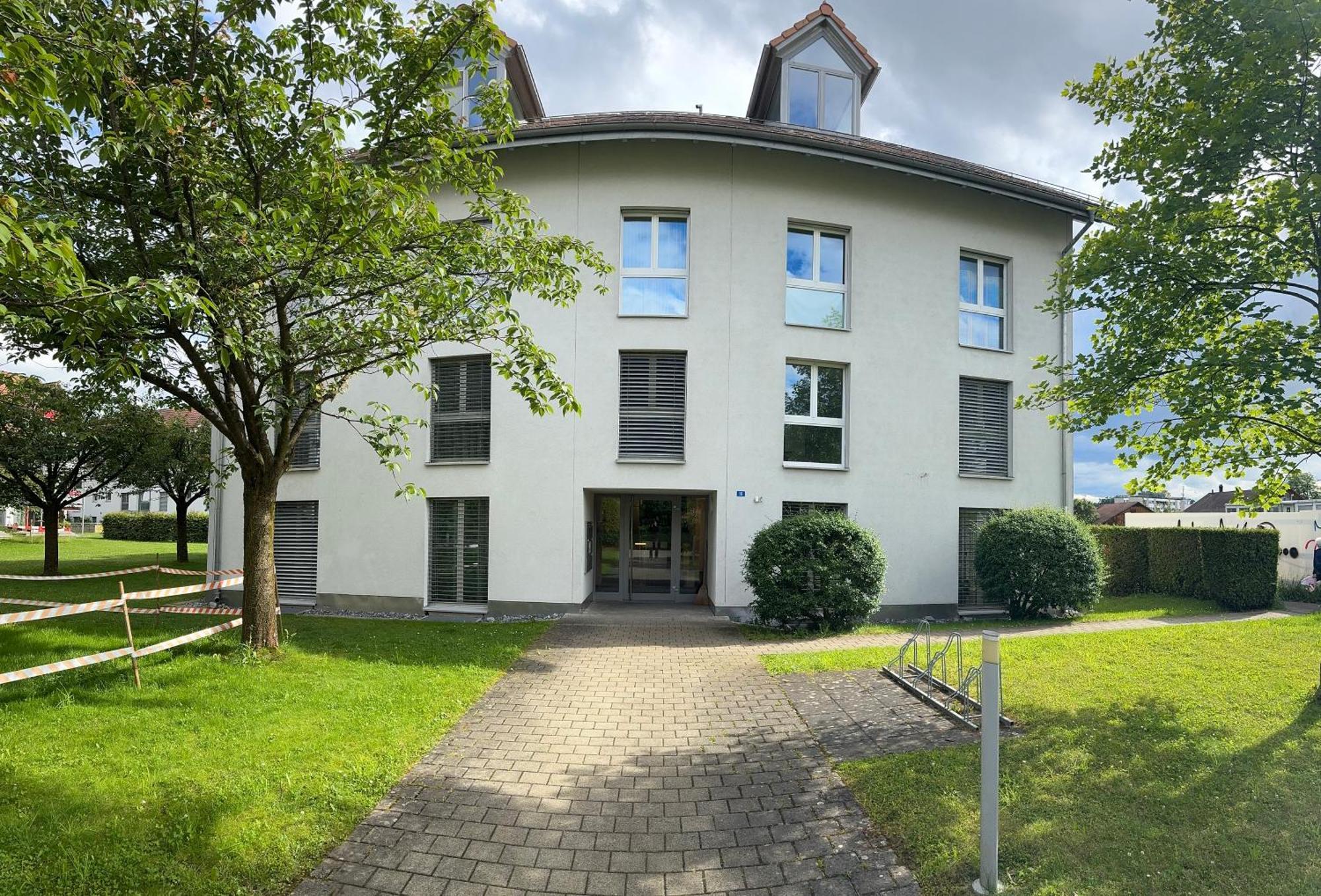 Homestay Vk - R - Zuerich Airport - Luxury - - Raetschengaessli -
